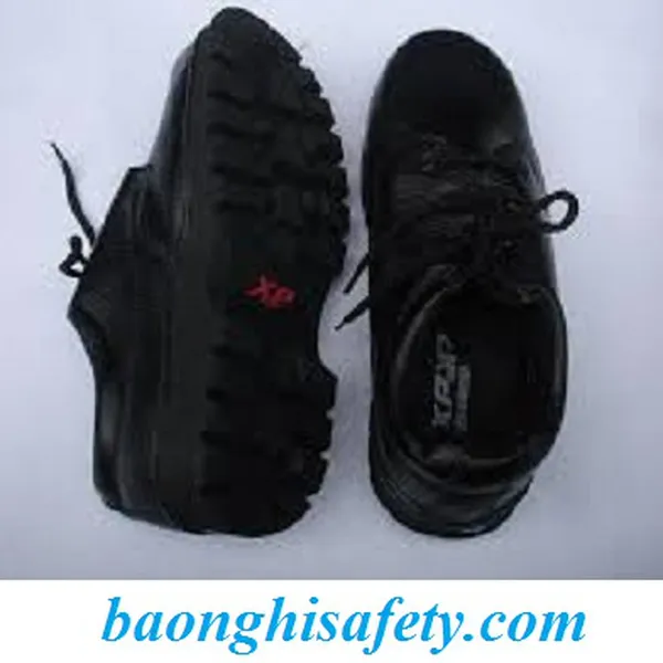 Giày bảo hộ lao động XP đế đỏ