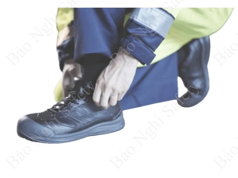 GIÀY BẢO HỘ NHẸ THOÁNG KHÍ XU HƯỚNG CHO MÔI TRƯỜNG NÓNG ẨM