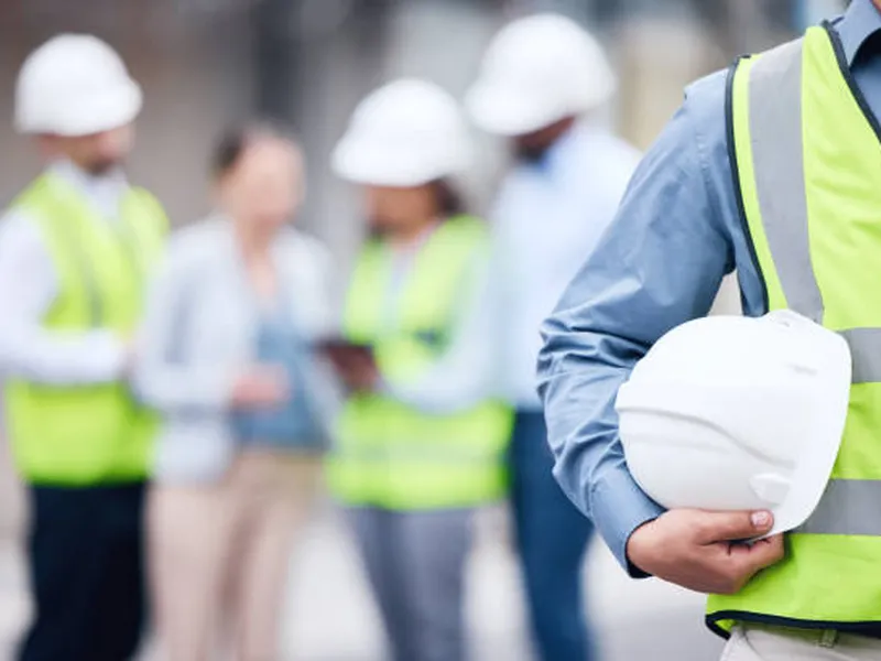 NHỮNG LƯU Ý KHI SỬ DỤNG MŨ BẢO HỘ ĐỂ ĐẢM BẢO HIỆU QUẢ  BẢO VỆ TỐI ĐA