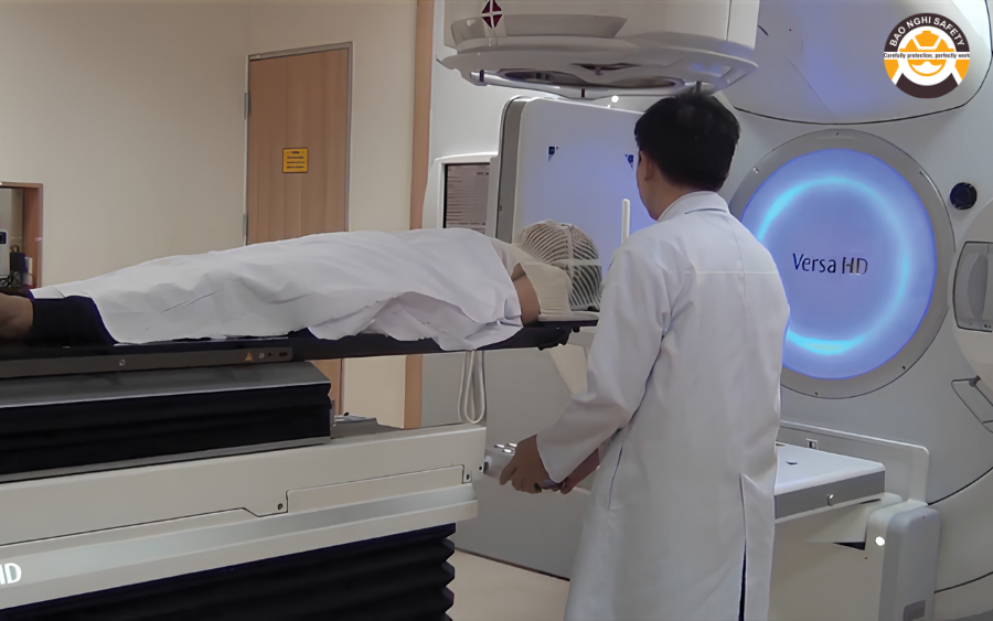 Chì Chắn Tia X Như Thế Nào? Giải Thích Nguyên Lý Hấp Thụ Bức Xạ