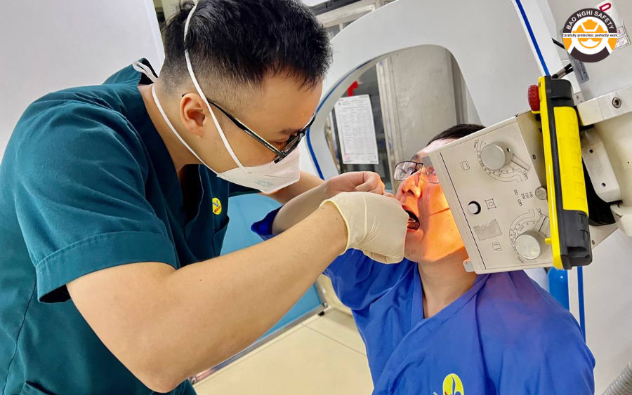 Tạp Dề Chì Nha Khoa Là Gì? Cách Lựa Chọn Phù Hợp Khi Chụp X-Quang Răng