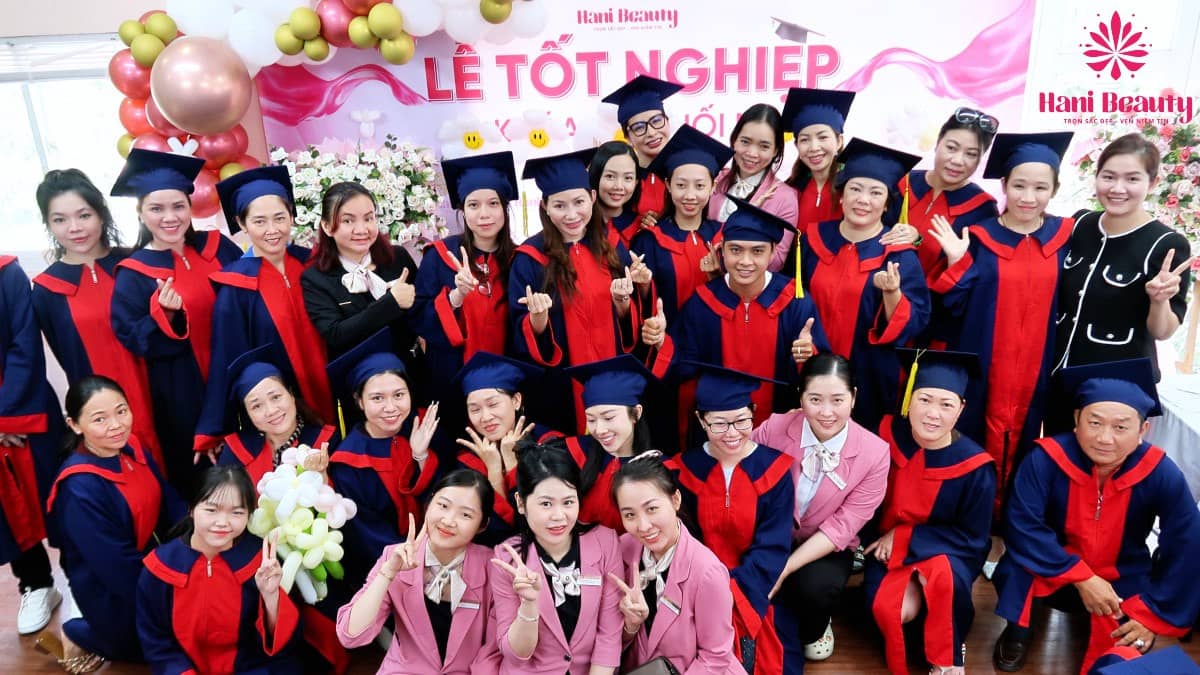 Học phun xăm thẩm mỹ tại Hani Academy với chương trình đào tạo chuẩn quốc tế, 80% thực hành.