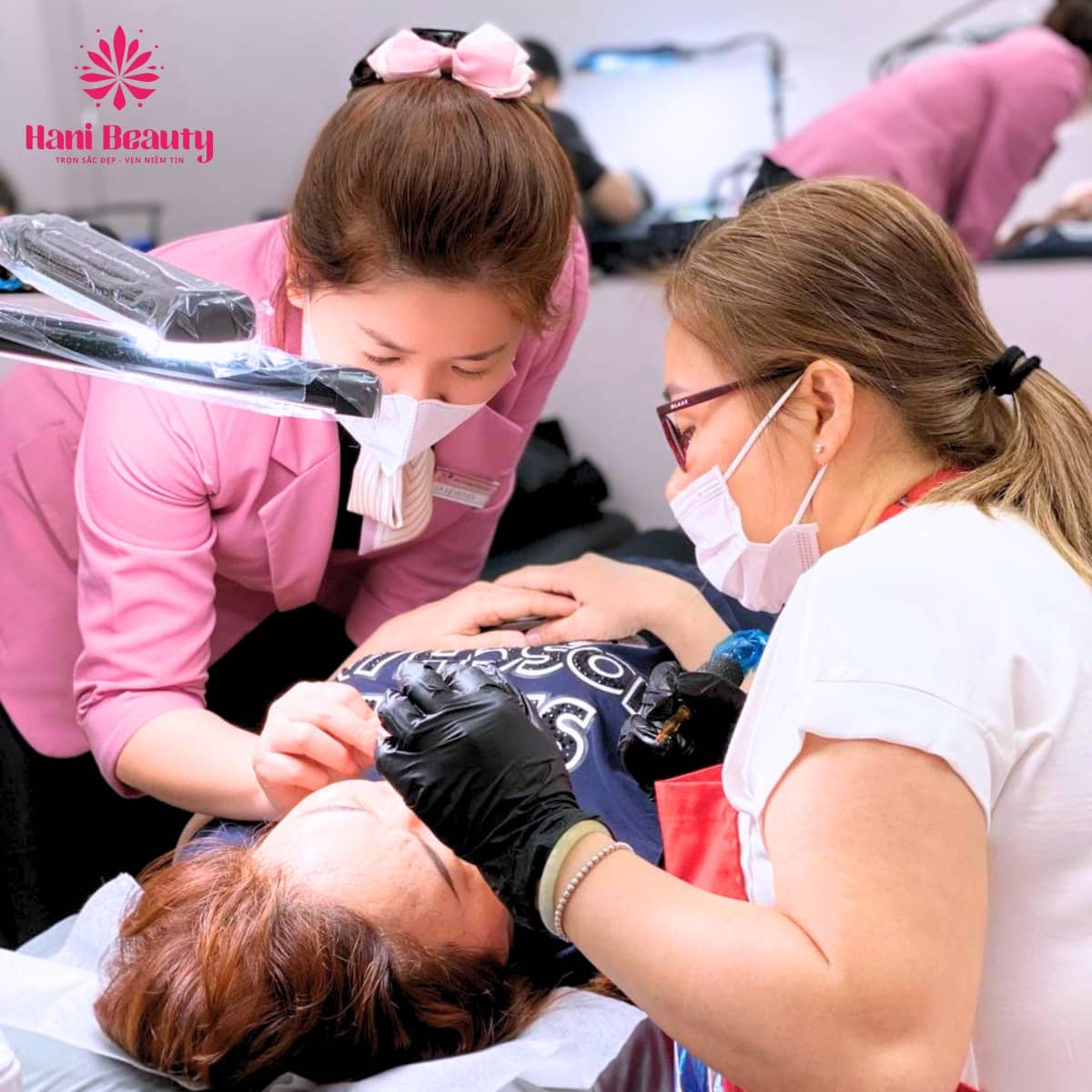 Phun xăm thẩm mỹ đẹp tự nhiên tại Hani Beauty – nâng tầm vẻ đẹp khuôn mặt, an toàn và bền lâu.