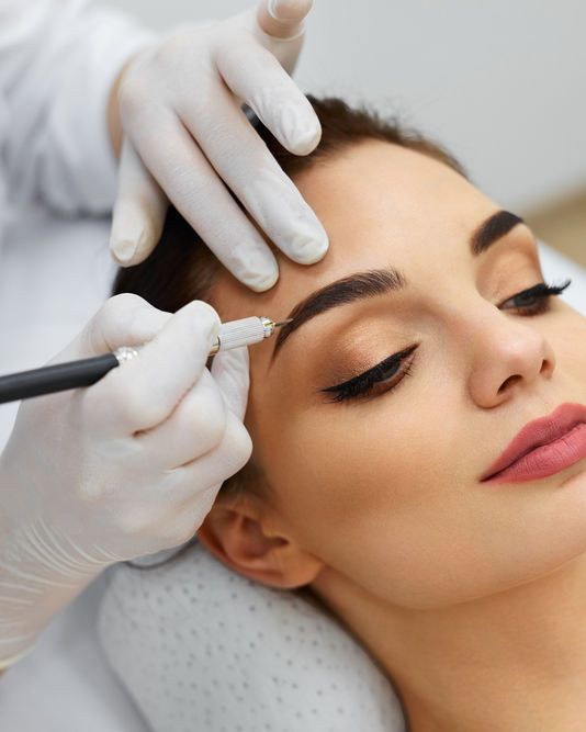 chăm sóc chân mày theo chỉ định bác sĩ