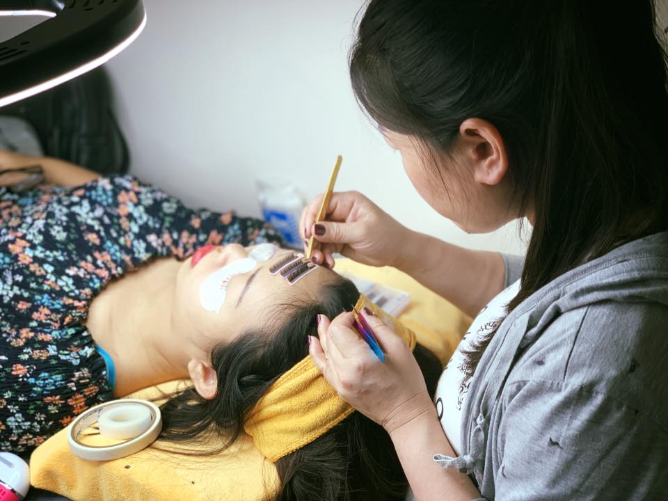 học nối mi- yêu nghề làm đẹp