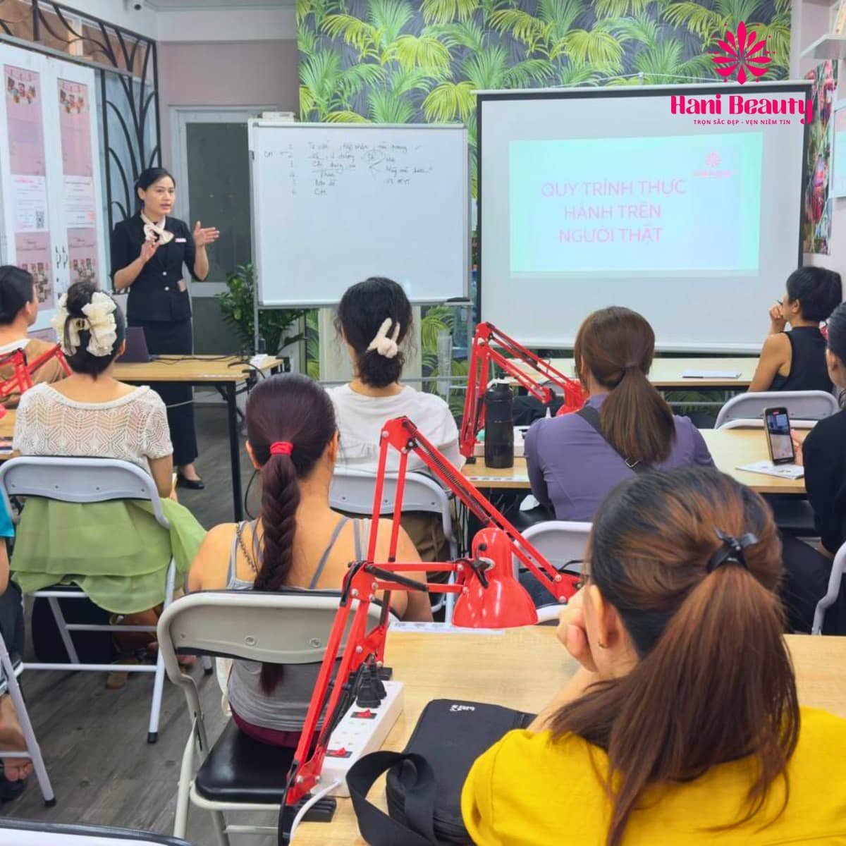 Học phun xăm giá rẻ ở Sài Gòn: lựa chọn hợp lý nếu chuẩn bị kỹ càng, đảm bảo ra nghề vững tay nghề