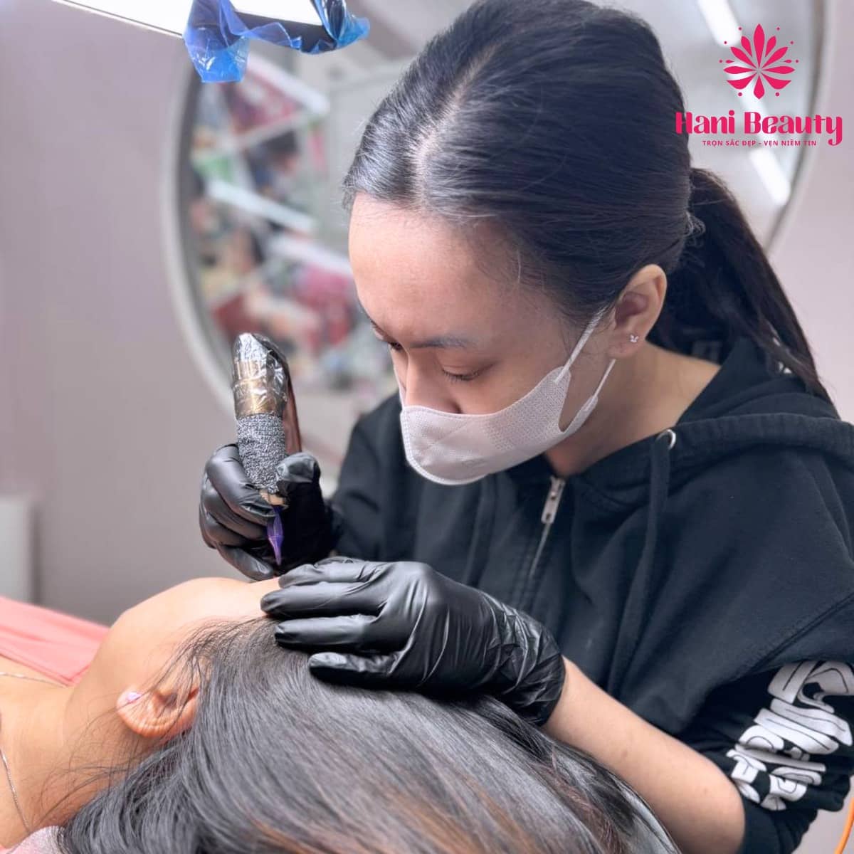 Khóa học phun xăm giá rẻ uy tín ở Sài Gòn: học viên được cầm tay chỉ việc, hỗ trợ mở tiệm và giấy tờ hành nghề