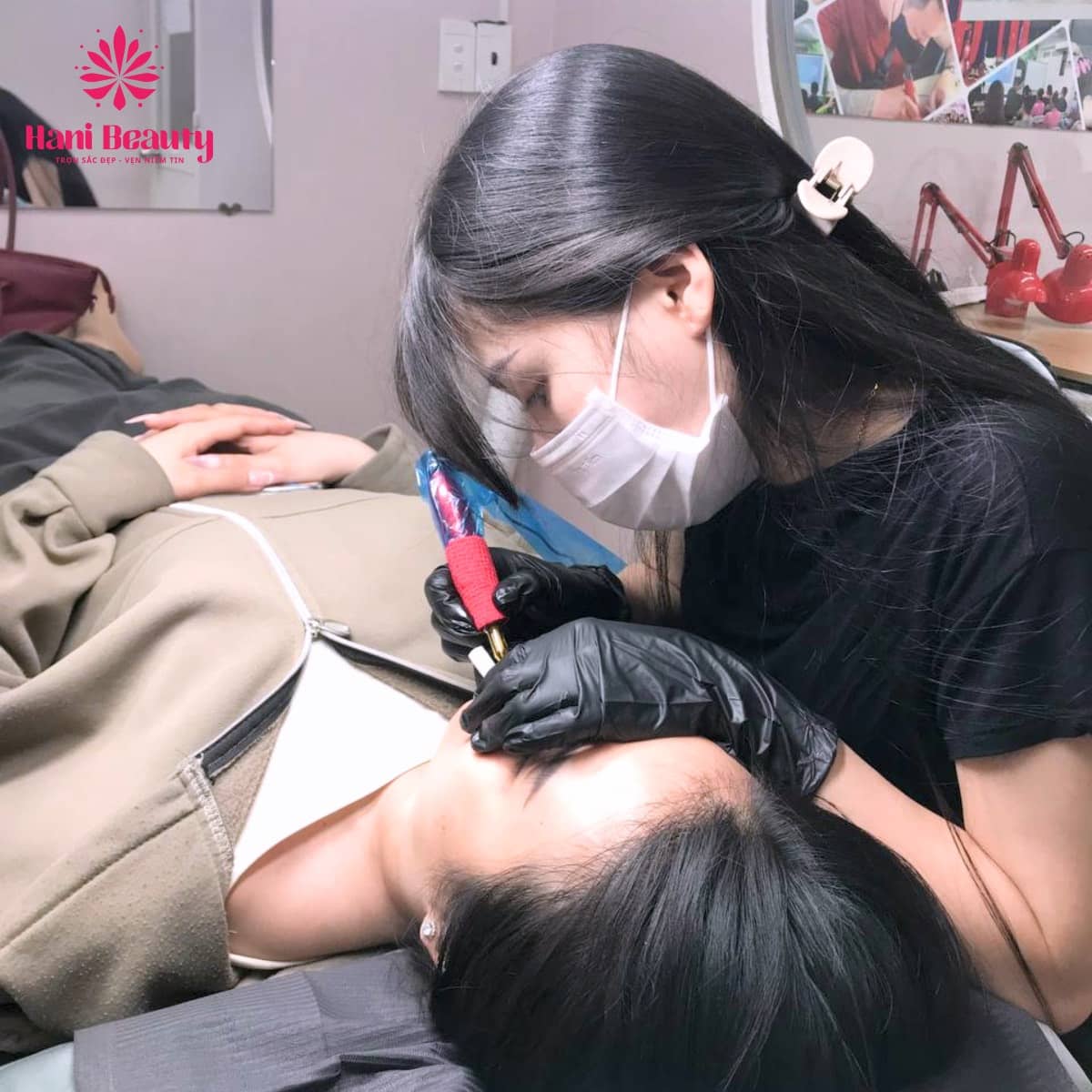 Tiêu chí chọn trung tâm học phun xăm thẩm mỹ uy tín với giảng viên kinh nghiệm và cơ sở vật chất hiện đại.