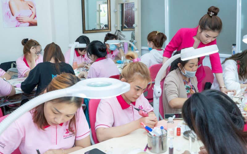 Học phun xăm thẩm mỹ chuyên nghiệp tại Trung Tâm Đào Tạo Mainbeauty với chương trình từ cơ bản đến nâng cao.