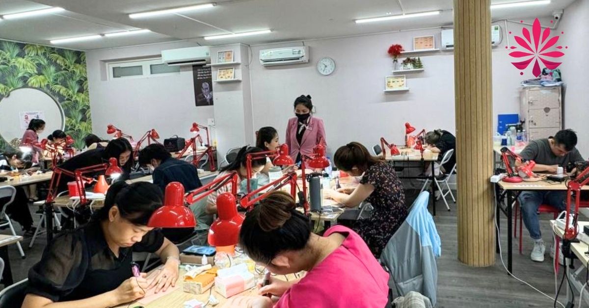 Tùy vào nhu cầu thực tế anh chị em có thể lựa chọn học online hoặc offline tại trung tâm