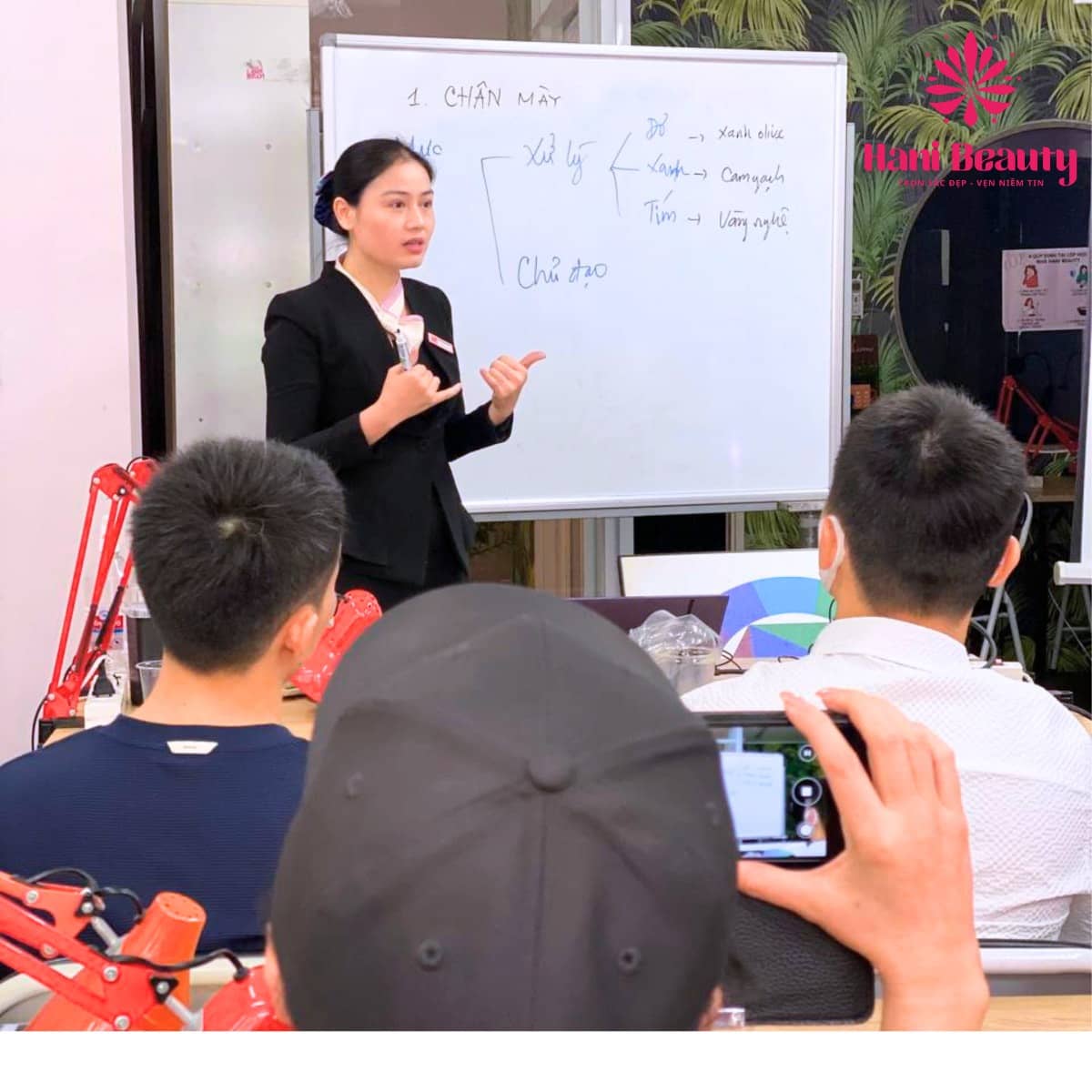 Giới thiệu khóa học phun xăm chuyên nghiệp cho người mới tại Hani Beauty