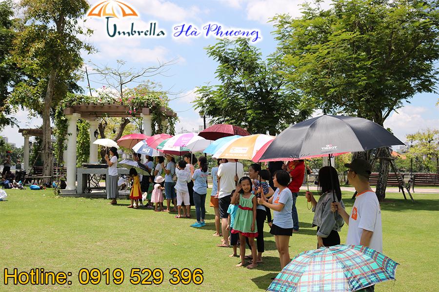 nhà máy sản xuất dù che nắng Buổi Event cộng đồng với ô dù che nắng