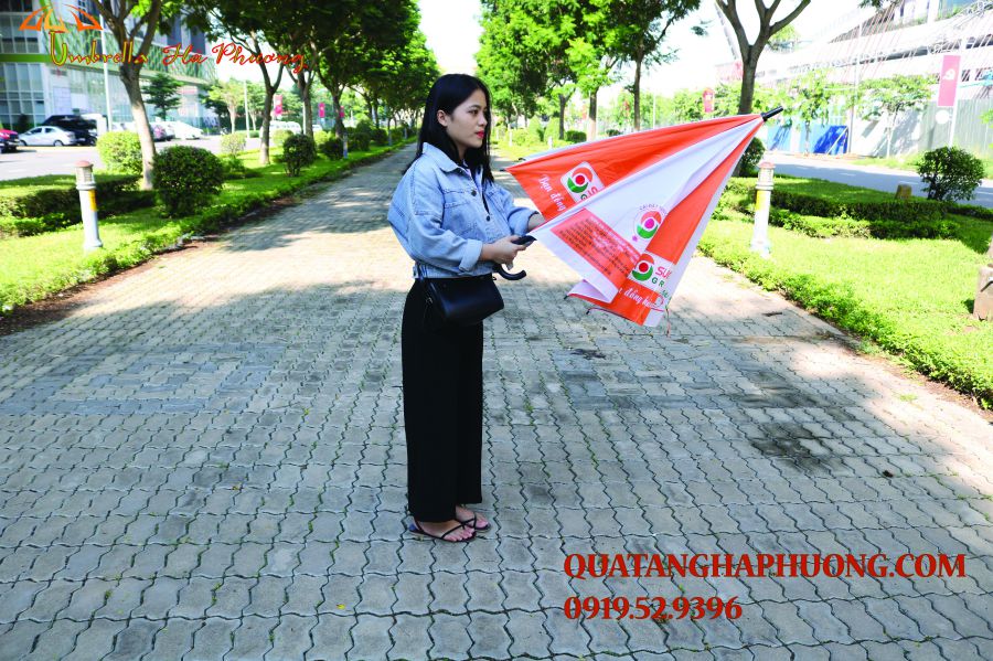 Ô dù cán cong bằng sắt