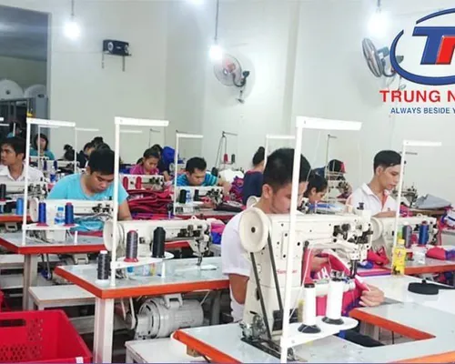 Xưởng may túi vải bố theo yêu cầu in logo doanh nghiệp Xưởng may túi vải bố theo yêu cầu in logo doanh nghiệp