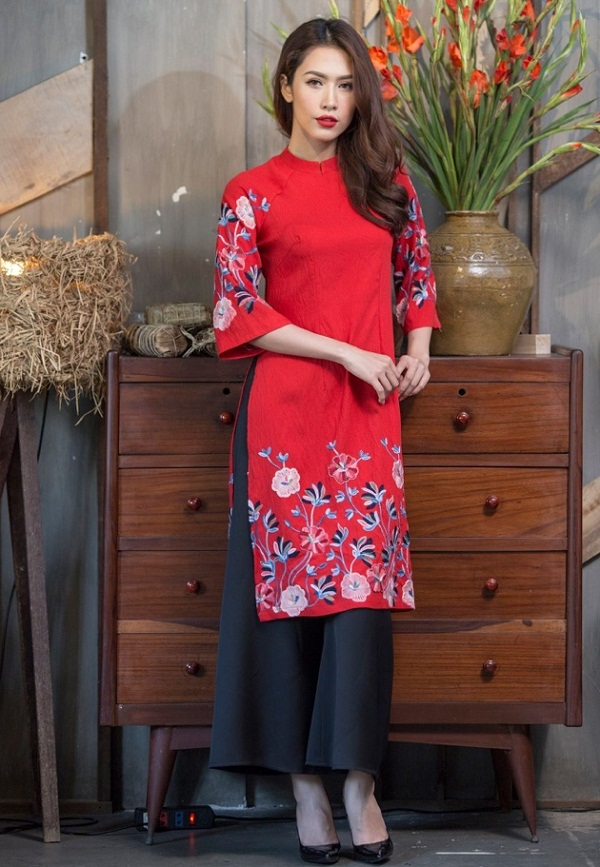 Áo dài cách tân may từ vải linen họa tiết Áo dài cách tân may từ vải linen họa tiết