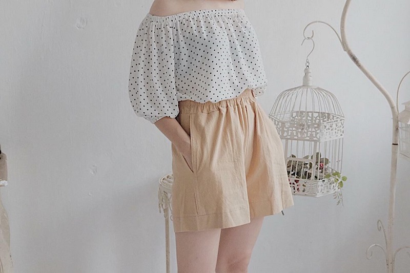 Quần sooc vải linen trẻ trung, năng động. Quần sooc vải linen trẻ trung, năng động.