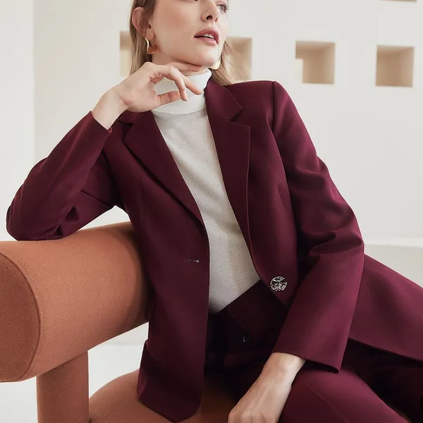 Bí Quyết Chọn Áo Blazer - Màu Nào Dễ Phối Đồ Hợp Trend?