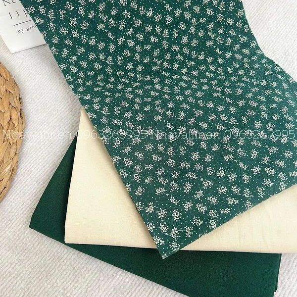 Vải thô cào bông hoa trắng nền xanh