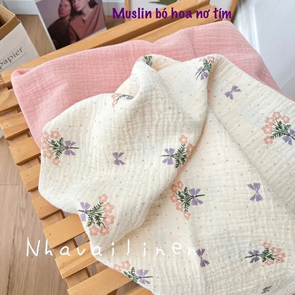Vải xô muslin cao cấp 2 lớp hoạ tiết bó hoa nơ tím