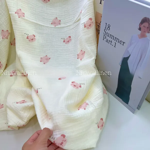 Xô muslin cao cấp 2 lớp hoạ tiết heo hồng