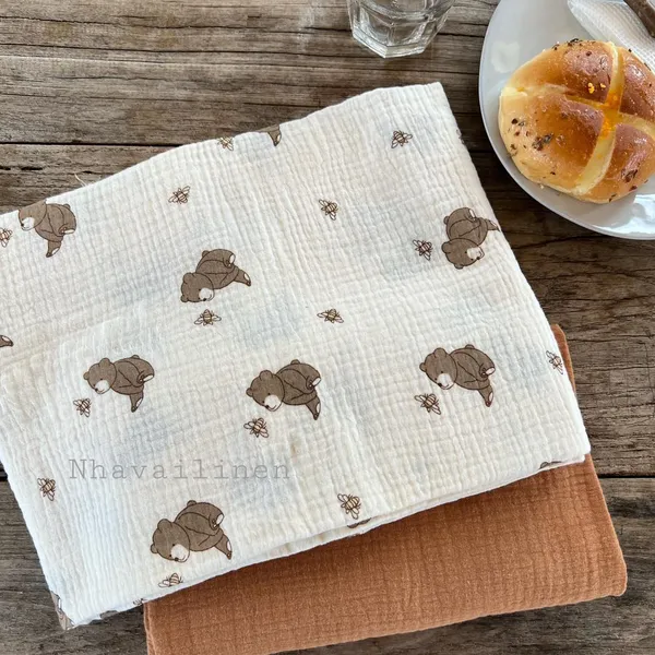 Vải xô muslin cao cấp 2 lớp hoạ tiết gấu ong
