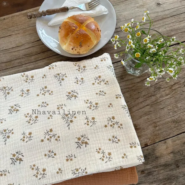 Vải xô muslin cao cấp 2 lớp hoạ tiết hoa dây nâu