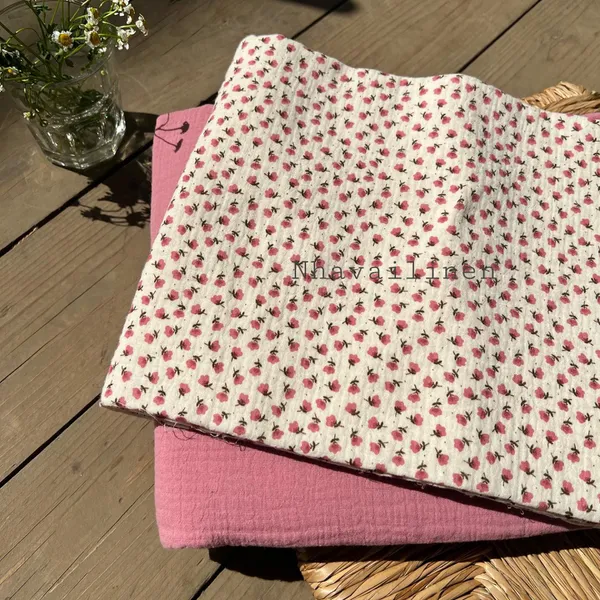 Vải xô muslin cao cấp 2 lớp hoạ tiết hoa nhuỵ hồng