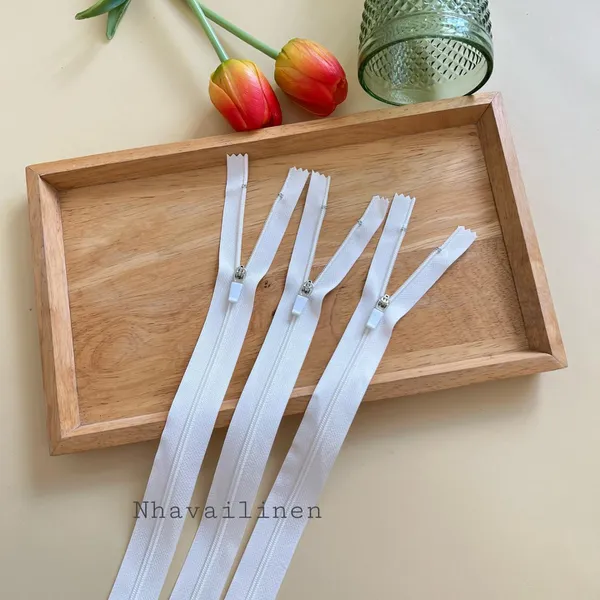 Dây kéo màu trắng, đầu bọc nhựa an toàn cho trẻ em