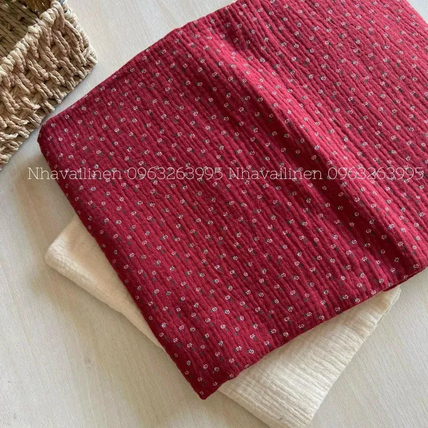 Vải xô muslin cao cấp 2 lớp hoạ tiết HOA NỀN ĐỎ MẬN