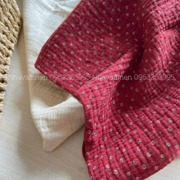 Vải xô muslin cao cấp 2 lớp hoạ tiết HOA NỀN ĐỎ MẬN