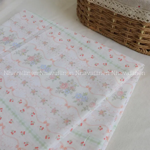 Vải cotton hoạ tiết hoa dây đỏ