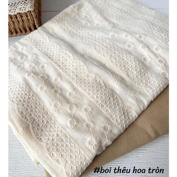 Vải boi thêu hoạ tiết hoa tròn sang trọng