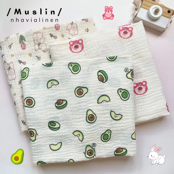 Vải xô muslin cao cấp 2 lớp hoạ tiết gấu dâu, quả bơ, thỏ tím