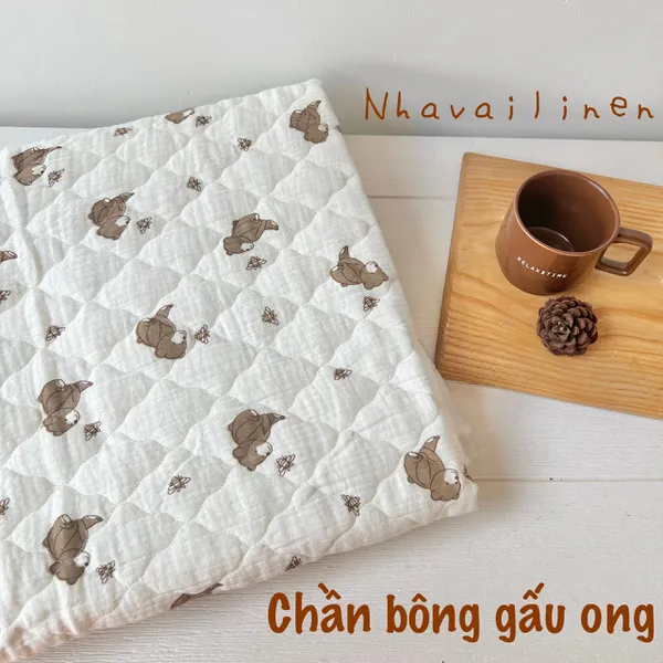 Vải chần bông 3 lớp cao cấp hoạ tiết gấu ong