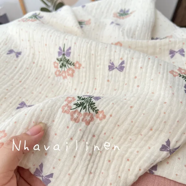 Vải xô muslin cao cấp 2 lớp hoạ tiết bó hoa nơ tím