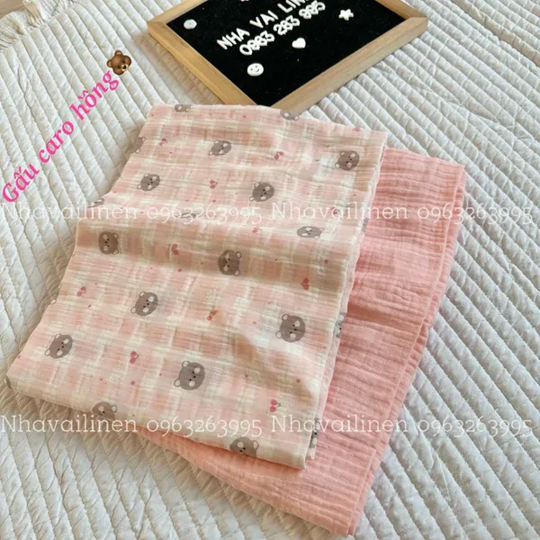 Vải xô muslin cao cấp 2 lớp hoạ tiết gấu caro hồng