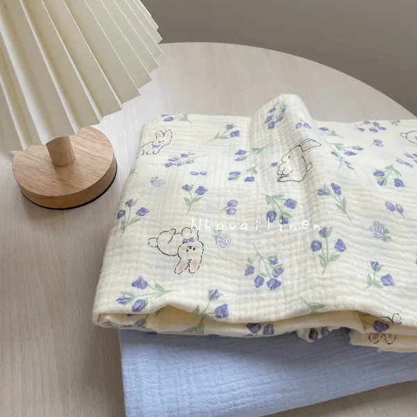 MUSLIN HỌA TIẾT THỎ HOA XANH DƯƠNG