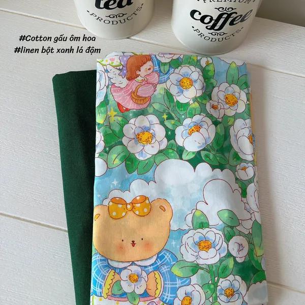 Vải Cotton hoạ tiết gấu ôm hoa