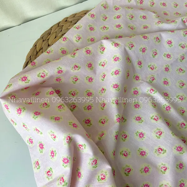 Vải cotton cao cấp hoạ tiết hoa hồng nổi