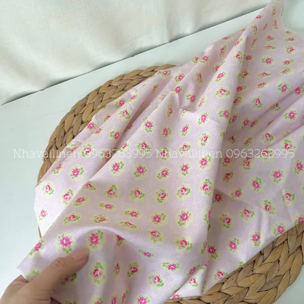 Vải cotton cao cấp hoạ tiết hoa hồng nổi