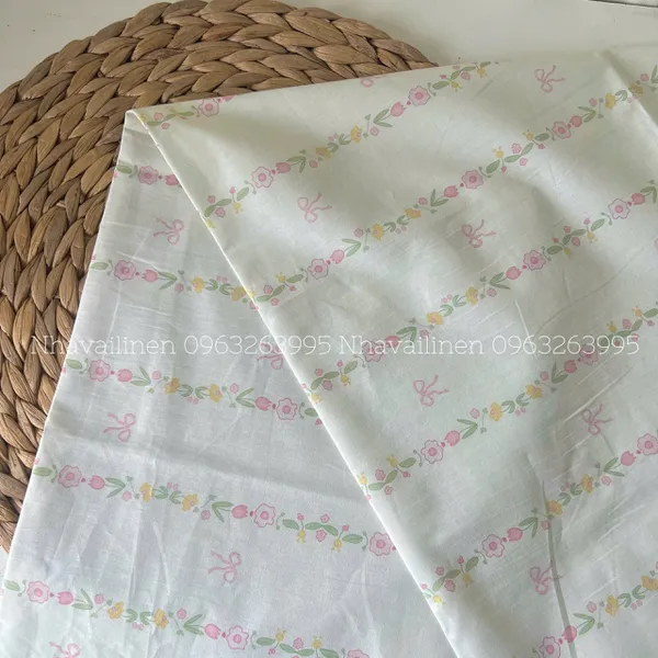 Vải cotton hoạ tiết hoa dây hồng