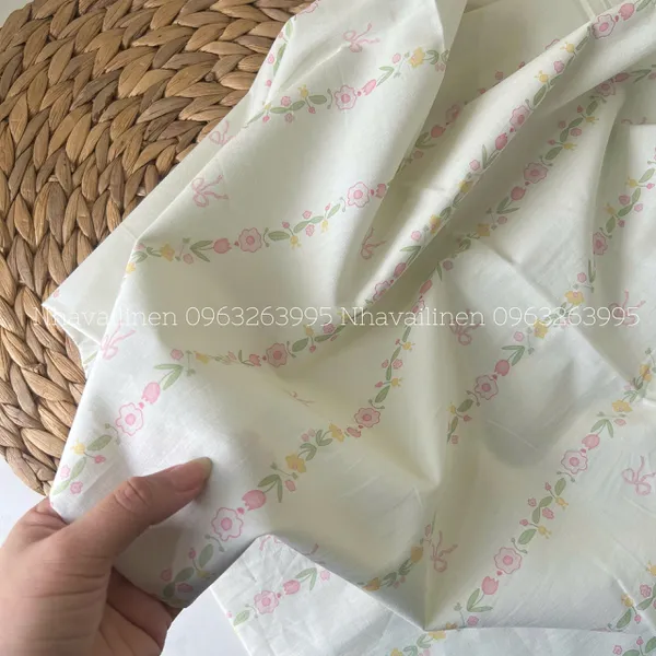 Vải cotton hoạ tiết hoa dây hồng