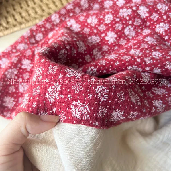 Vải xô muslin cao cấp 2 lớp hoạ tiết HOA TUYẾT NỀN ĐỎ