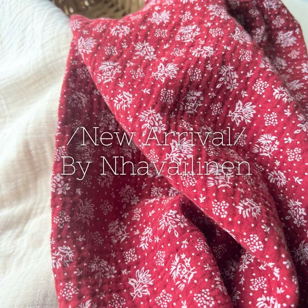 Vải xô muslin cao cấp 2 lớp hoạ tiết HOA TUYẾT NỀN ĐỎ