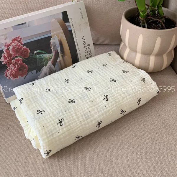 Xô muslin cao cấp 2 lớp hoạ tiết nơ chấm bi đen