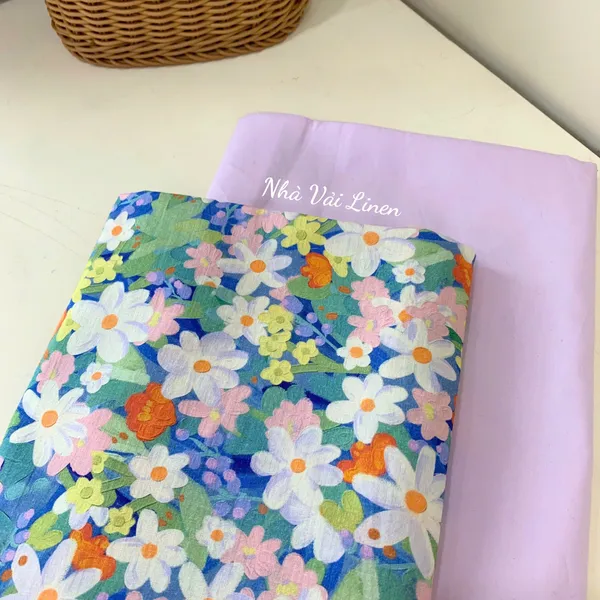 Vải cotton hoạ tiết hoa cúc nhuỵ vàng