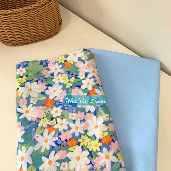 Vải cotton hoạ tiết hoa cúc nhuỵ vàng