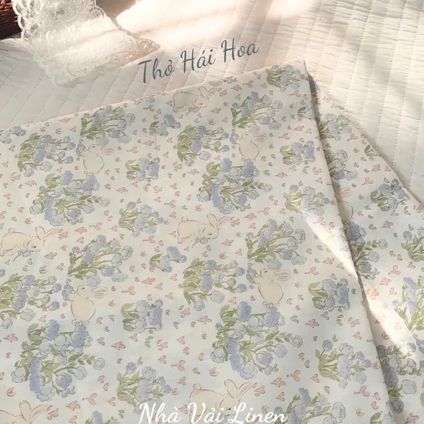 Vải cotton hoạ tiết thỏ hái hoa