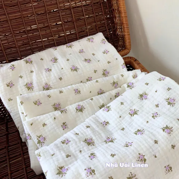 Xô muslin cao cấp 2 lớp hoạ tiết hoa tím lá xanh