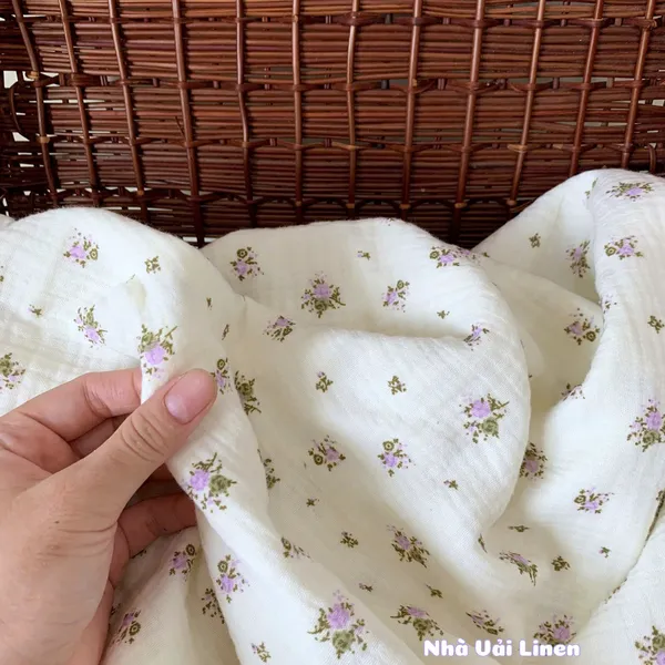 Xô muslin cao cấp 2 lớp hoạ tiết hoa tím lá xanh